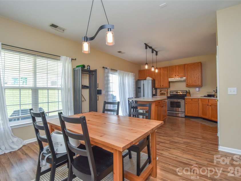 12222 Stratfield Place Circle, Pineville, NC 28134.  MLS# CAR4409338, YatesRealty ID 41373. 