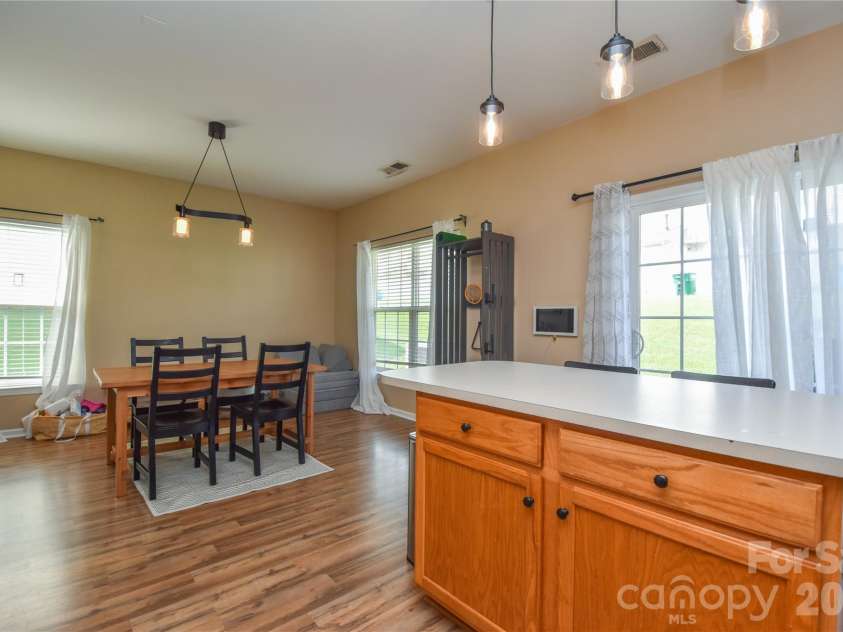 12222 Stratfield Place Circle, Pineville, NC 28134.  MLS# CAR4409338, YatesRealty ID 41373. 