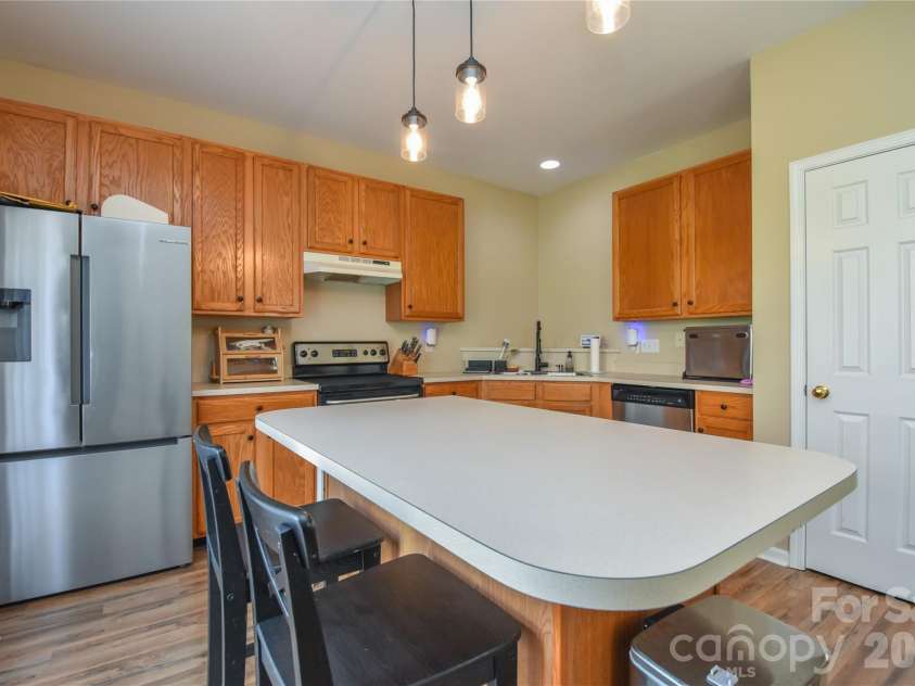 12222 Stratfield Place Circle, Pineville, NC 28134.  MLS# CAR4409338, YatesRealty ID 41373. 