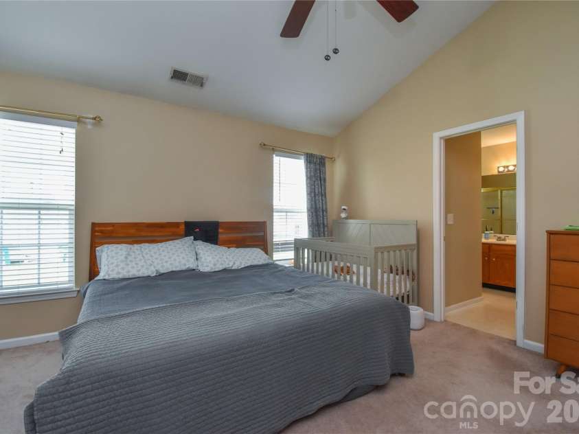 12222 Stratfield Place Circle, Pineville, NC 28134.  MLS# CAR4409338, YatesRealty ID 41373. 