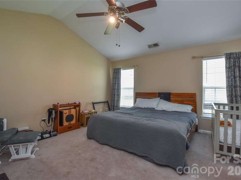 12222 Stratfield Place Circle, Pineville, NC 28134.  MLS# CAR4409338, YatesRealty ID 41373. 