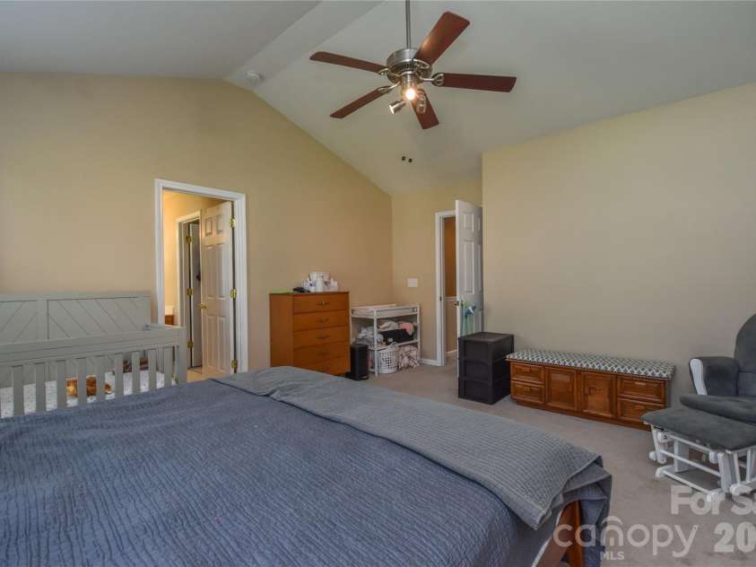 12222 Stratfield Place Circle, Pineville, NC 28134.  MLS# CAR4409338, YatesRealty ID 41373. 