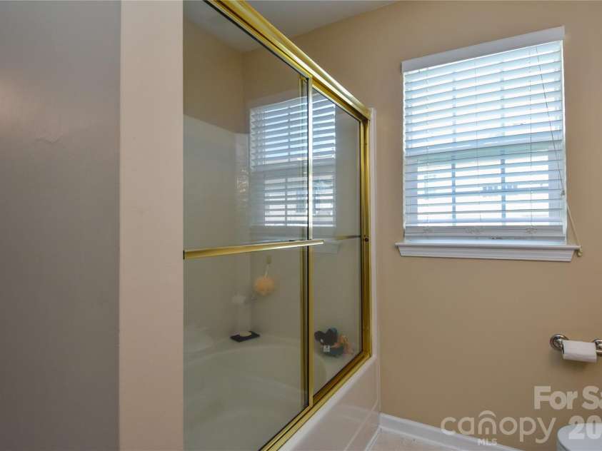 12222 Stratfield Place Circle, Pineville, NC 28134.  MLS# CAR4409338, YatesRealty ID 41373. 