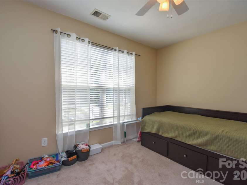 12222 Stratfield Place Circle, Pineville, NC 28134.  MLS# CAR4409338, YatesRealty ID 41373. 