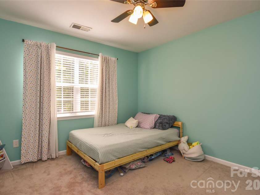 12222 Stratfield Place Circle, Pineville, NC 28134.  MLS# CAR4409338, YatesRealty ID 41373. 