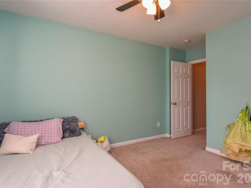 12222 Stratfield Place Circle, Pineville, NC 28134.  MLS# CAR4409338, YatesRealty ID 41373. 