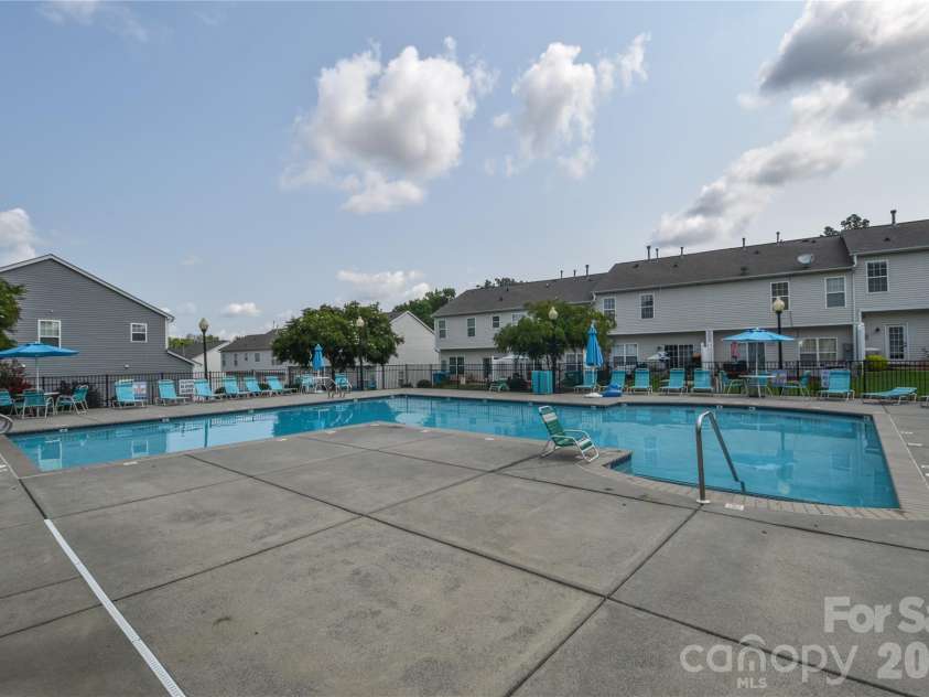 12222 Stratfield Place Circle, Pineville, NC 28134.  MLS# CAR4409338, YatesRealty ID 41373. 