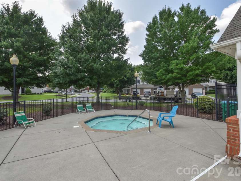 12222 Stratfield Place Circle, Pineville, NC 28134.  MLS# CAR4409338, YatesRealty ID 41373. 