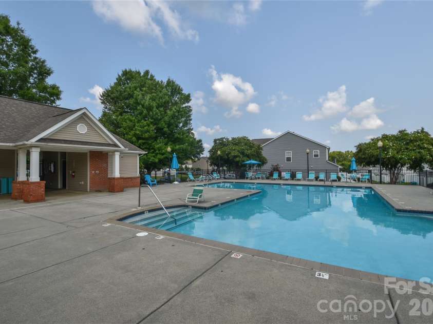 12222 Stratfield Place Circle, Pineville, NC 28134.  MLS# CAR4409338, YatesRealty ID 41373. 
