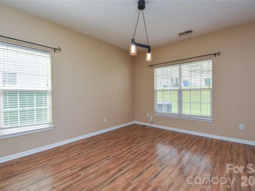 12222 Stratfield Place Circle, Pineville, NC 28134.  MLS# CAR4409338, YatesRealty ID 41373. 