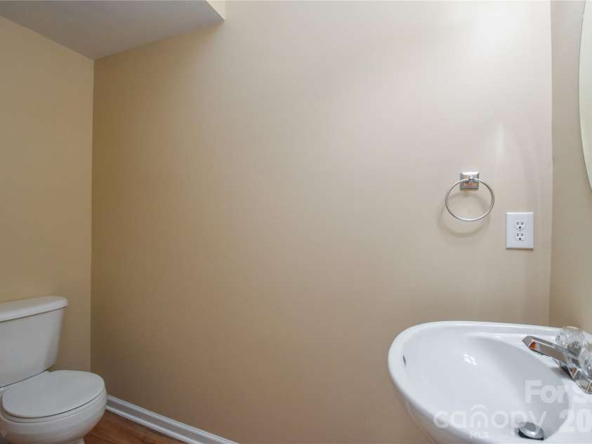 12222 Stratfield Place Circle, Pineville, NC 28134.  MLS# CAR4409338, YatesRealty ID 41373. 
