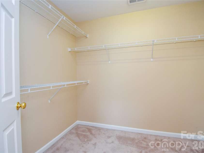 12222 Stratfield Place Circle, Pineville, NC 28134.  MLS# CAR4409338, YatesRealty ID 41373. 