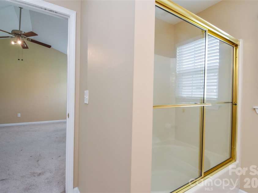 12222 Stratfield Place Circle, Pineville, NC 28134.  MLS# CAR4409338, YatesRealty ID 41373. 