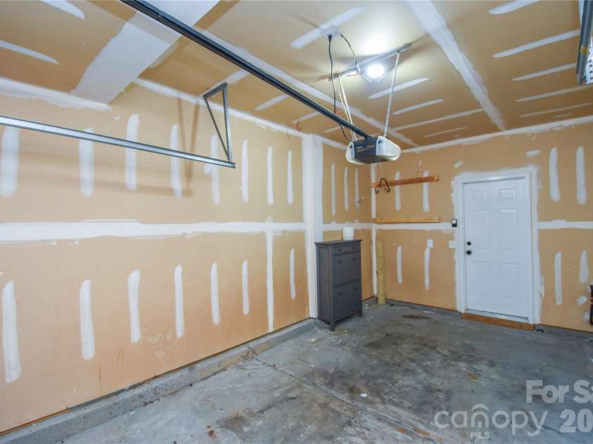 12222 Stratfield Place Circle, Pineville, NC 28134.  MLS# CAR4409338, YatesRealty ID 41373. 