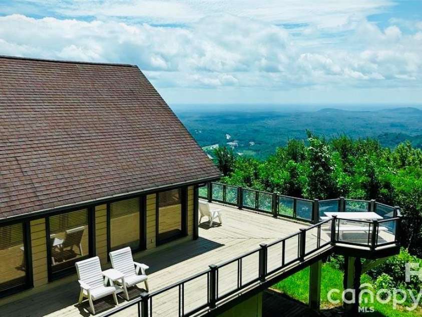 370 Mountain Side Drive, Columbus, NC 28722.  MLS# CAR4406974, YatesRealty ID 41377. 