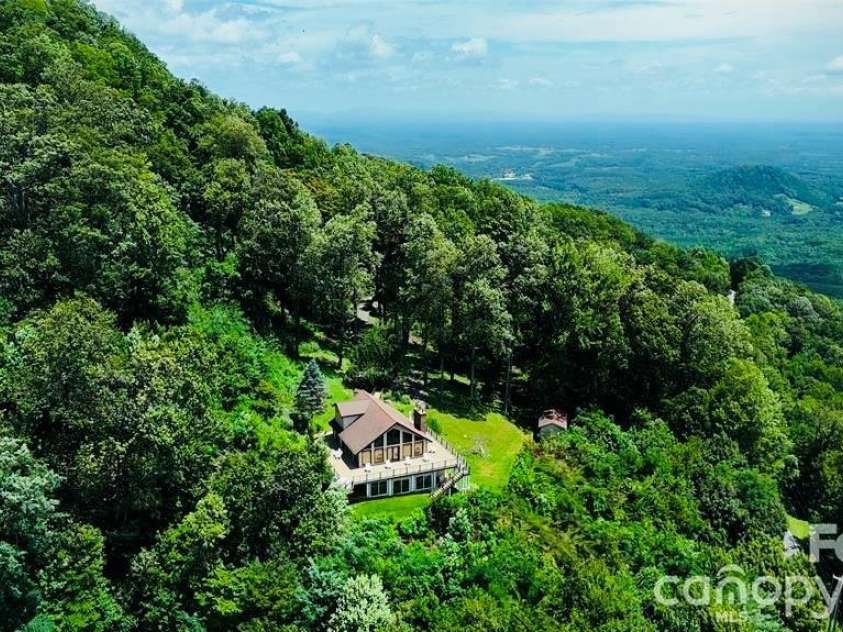 370 Mountain Side Drive, Columbus, NC 28722.  MLS# CAR4406974, YatesRealty ID 41377. 
