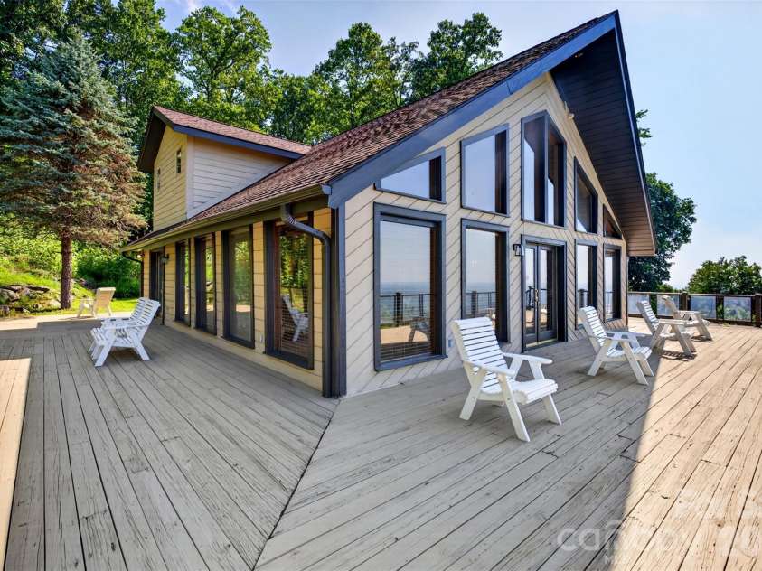370 Mountain Side Drive, Columbus, NC 28722.  MLS# CAR4406974, YatesRealty ID 41377. 