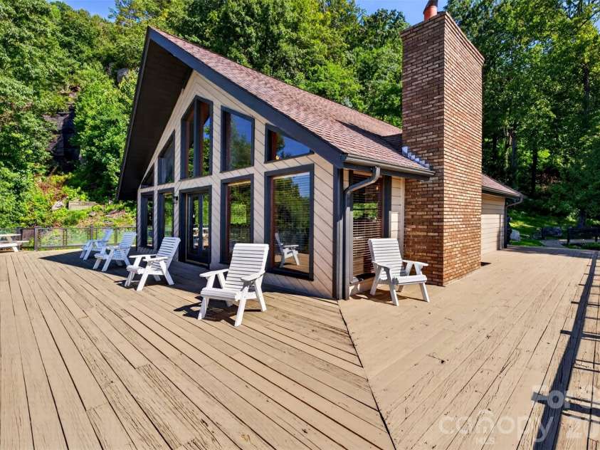 370 Mountain Side Drive, Columbus, NC 28722.  MLS# CAR4406974, YatesRealty ID 41377. 
