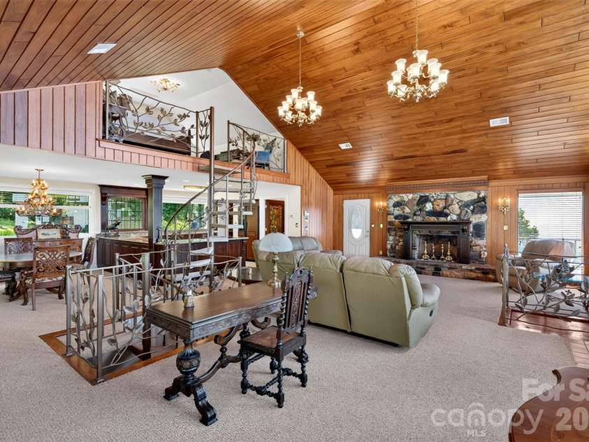 370 Mountain Side Drive, Columbus, NC 28722.  MLS# CAR4406974, YatesRealty ID 41377. 