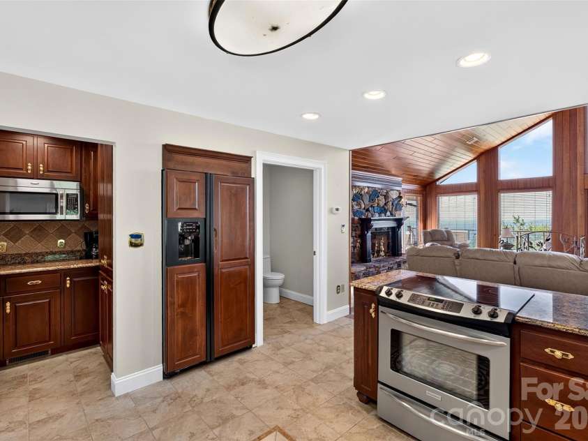 370 Mountain Side Drive, Columbus, NC 28722.  MLS# CAR4406974, YatesRealty ID 41377. 
