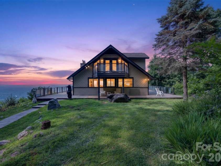 370 Mountain Side Drive, Columbus, NC 28722.  MLS# CAR4406974, YatesRealty ID 41377. Where peaceful mornings, fresh air, and endless possibilities come together. ???