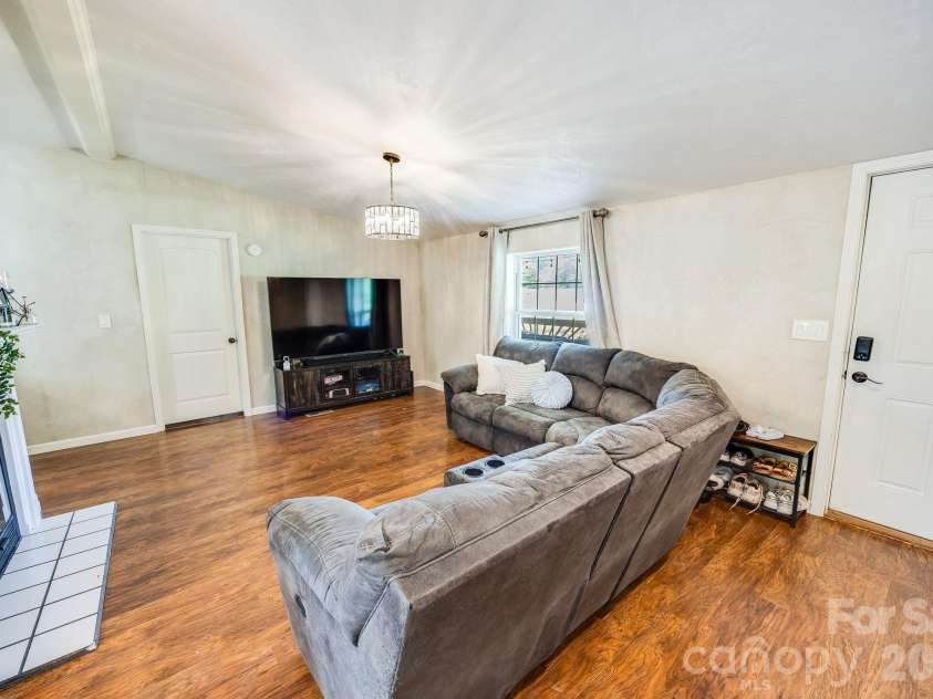 105 Short Meadow Drive, Candler, NC 28715.  MLS# CAR4407461, YatesRealty ID 41378. 