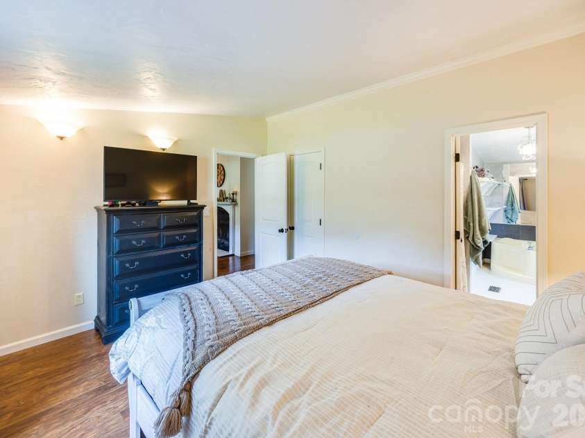 105 Short Meadow Drive, Candler, NC 28715.  MLS# CAR4407461, YatesRealty ID 41378. 