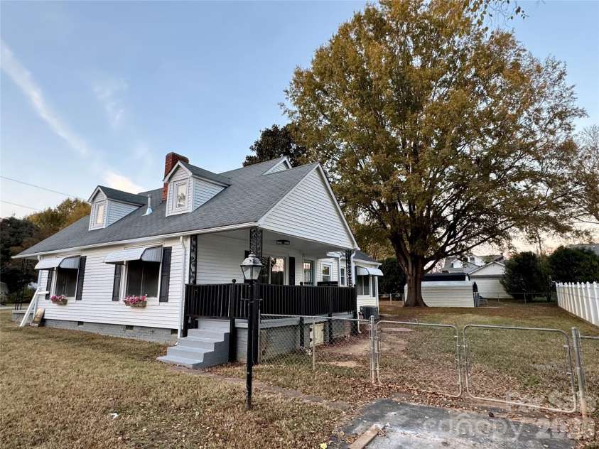 29 Plott Drive, Concord, NC 28025.  MLS# CAR4345075, YatesRealty ID 4138. 