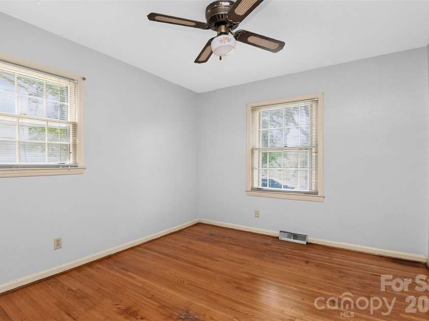 4827 Easthaven Drive, Charlotte, NC 28212.  MLS# CAR4403389, YatesRealty ID 41380. Bedroom 2