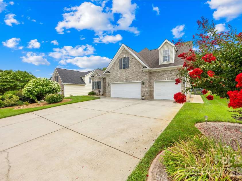 144 Quail Haven Drive, Troutman, NC 28166.  MLS# CAR4401635, YatesRealty ID 41381. Could this be your next home?