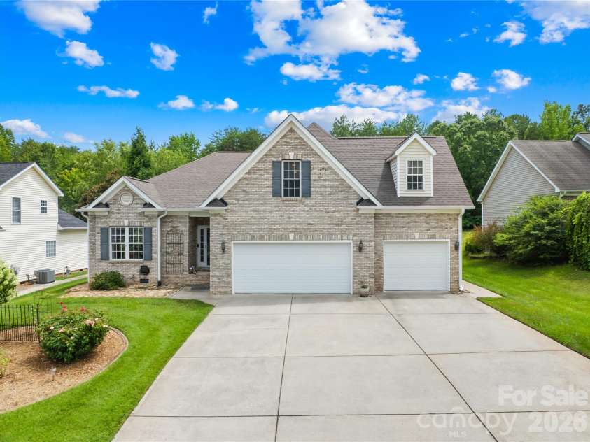 144 Quail Haven Drive, Troutman, NC 28166.  MLS# CAR4401635, YatesRealty ID 41381. Three car garage!