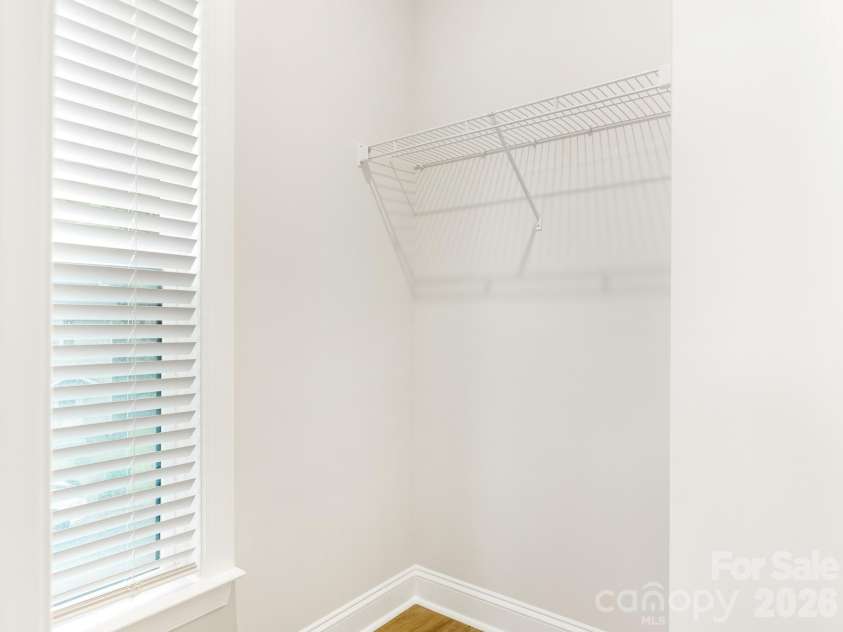 428 Woodvale Place, Charlotte, NC 28208.  MLS# CAR4406987, YatesRealty ID 41382. 