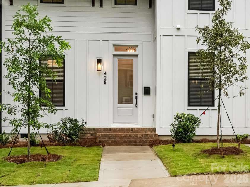 428 Woodvale Place, Charlotte, NC 28208.  MLS# CAR4406987, YatesRealty ID 41382. Front