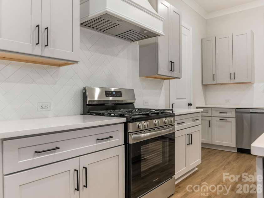 428 Woodvale Place, Charlotte, NC 28208.  MLS# CAR4406987, YatesRealty ID 41382. Kitchen