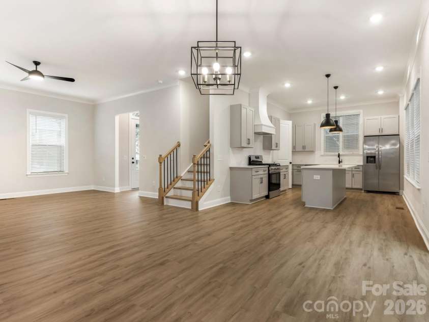 428 Woodvale Place, Charlotte, NC 28208.  MLS# CAR4406987, YatesRealty ID 41382. Kitchen/ Dining Area