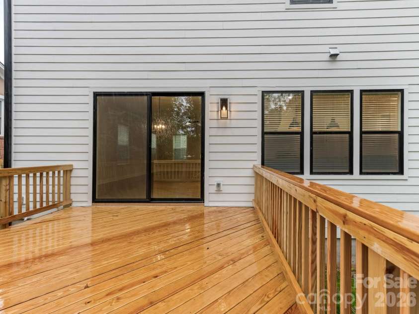 428 Woodvale Place, Charlotte, NC 28208.  MLS# CAR4406987, YatesRealty ID 41382. Rear Deck