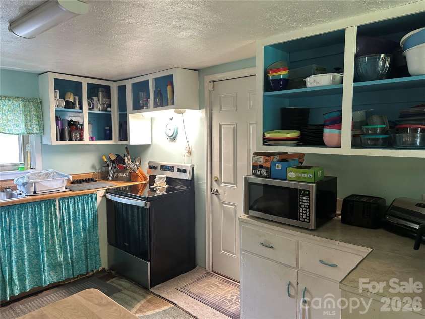 321 Fountain Way, Swannanoa, NC 28778.  MLS# CAR4411222, YatesRealty ID 41384. 