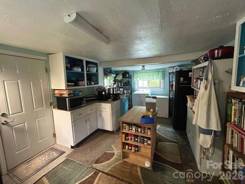 321 Fountain Way, Swannanoa, NC 28778.  MLS# CAR4411222, YatesRealty ID 41384. 
