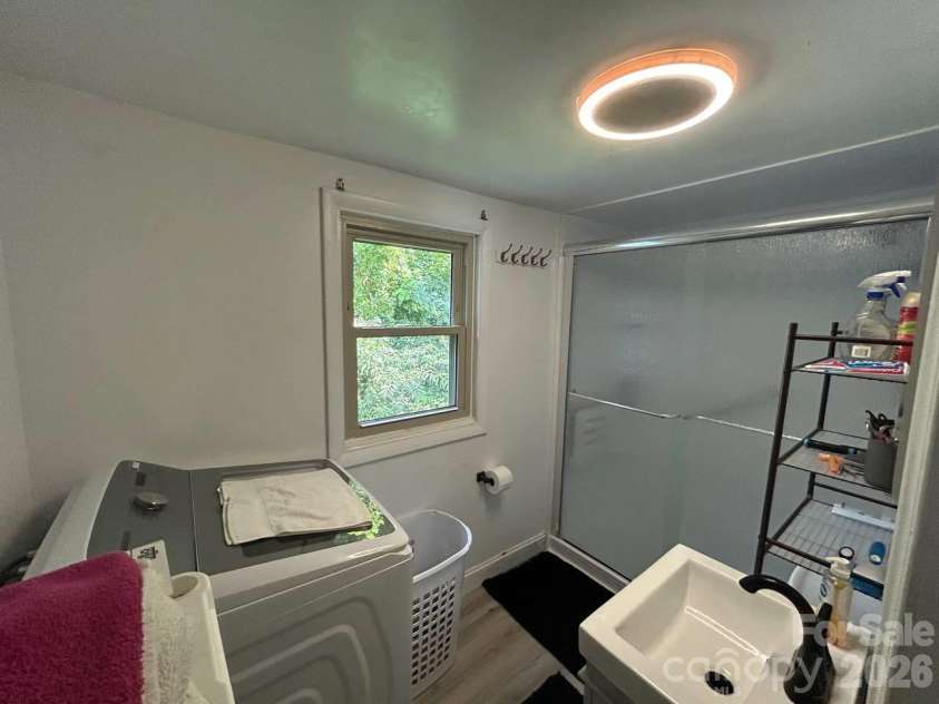 321 Fountain Way, Swannanoa, NC 28778.  MLS# CAR4411222, YatesRealty ID 41384. 