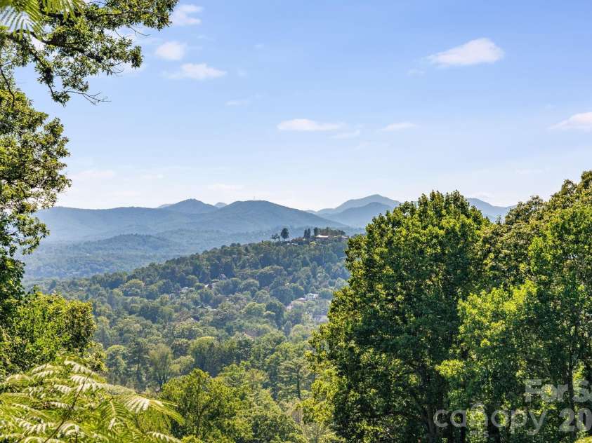 529 Griffing Boulevard, Asheville, NC 28804.  MLS# CAR4407118, YatesRealty ID 41385. 