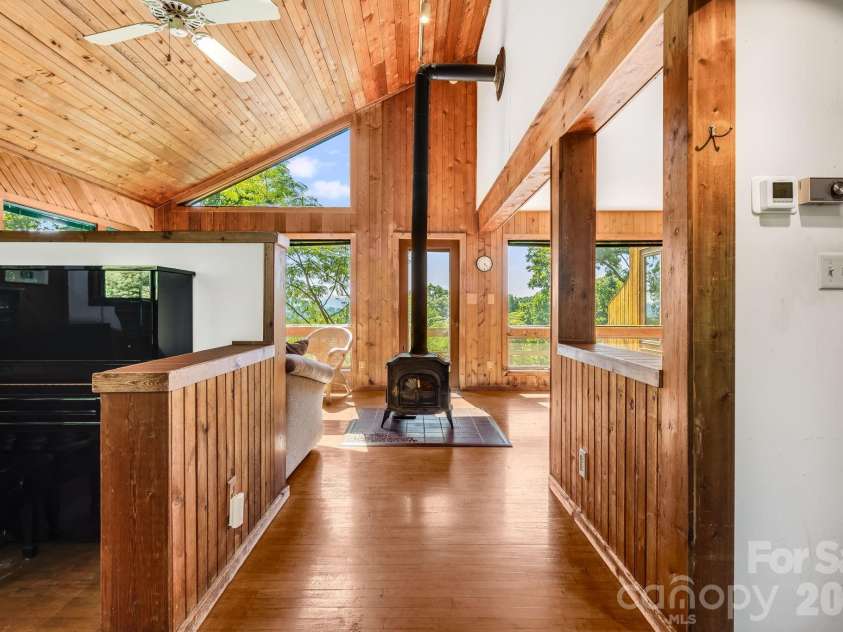 529 Griffing Boulevard, Asheville, NC 28804.  MLS# CAR4407118, YatesRealty ID 41385. 