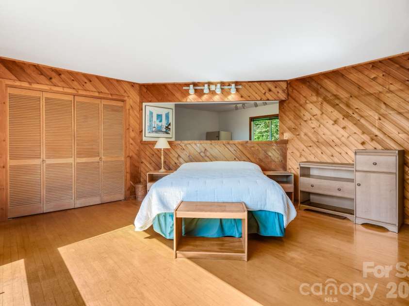 529 Griffing Boulevard, Asheville, NC 28804.  MLS# CAR4407118, YatesRealty ID 41385. 