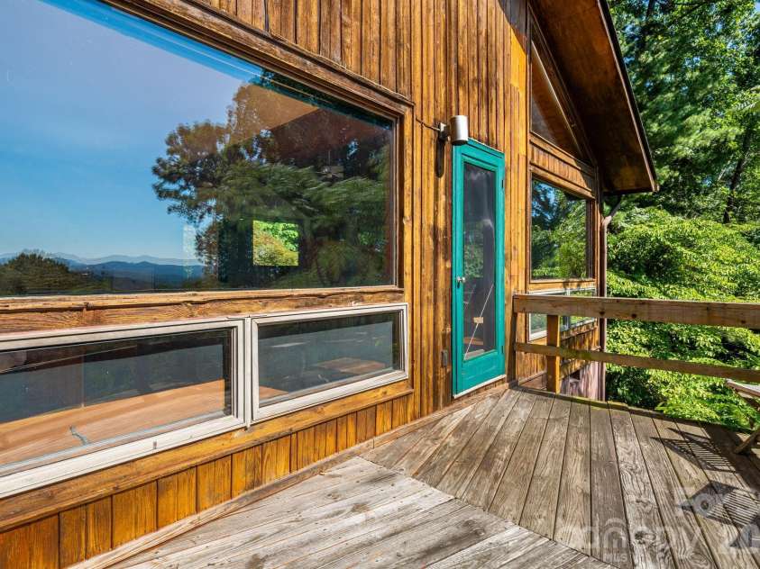529 Griffing Boulevard, Asheville, NC 28804.  MLS# CAR4407118, YatesRealty ID 41385. 