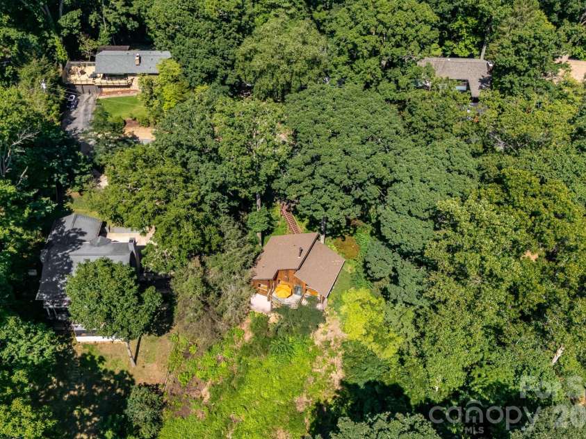 529 Griffing Boulevard, Asheville, NC 28804.  MLS# CAR4407118, YatesRealty ID 41385. 