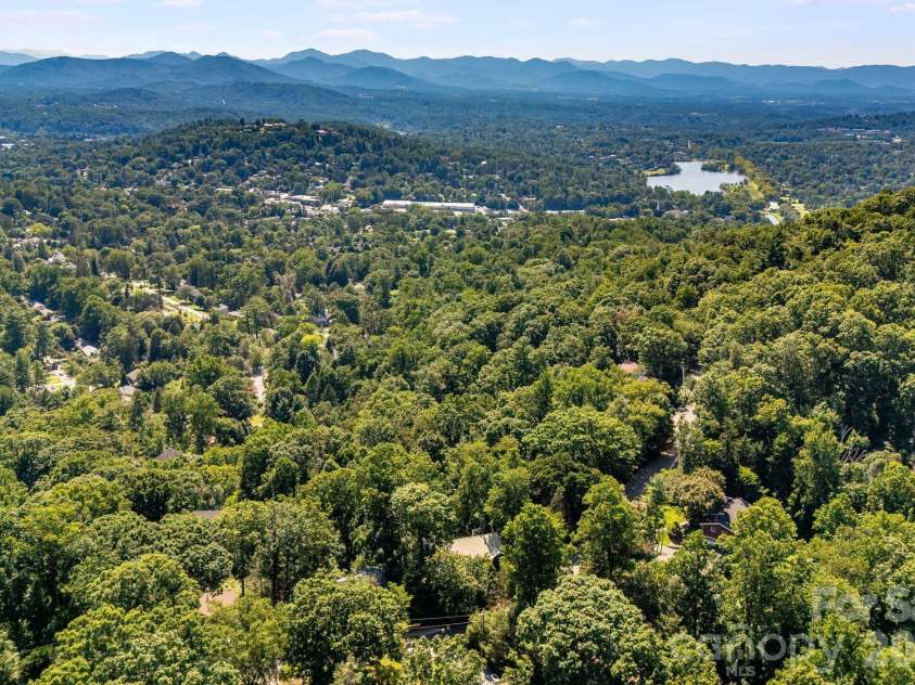 529 Griffing Boulevard, Asheville, NC 28804.  MLS# CAR4407118, YatesRealty ID 41385. 