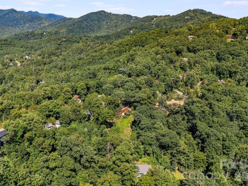 529 Griffing Boulevard, Asheville, NC 28804.  MLS# CAR4407118, YatesRealty ID 41385. 