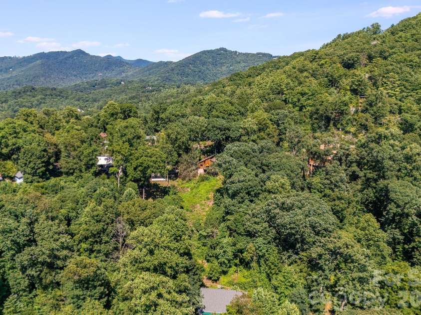 529 Griffing Boulevard, Asheville, NC 28804.  MLS# CAR4407118, YatesRealty ID 41385. 