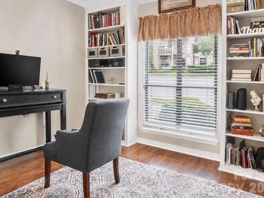7928 Charter Oak Lane, Charlotte, NC 28226.  MLS# CAR4411036, YatesRealty ID 41386. 