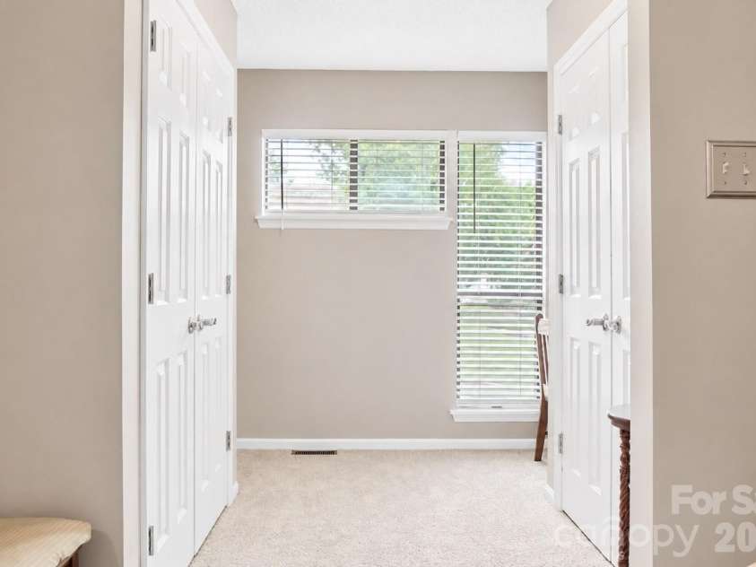 7928 Charter Oak Lane, Charlotte, NC 28226.  MLS# CAR4411036, YatesRealty ID 41386. 