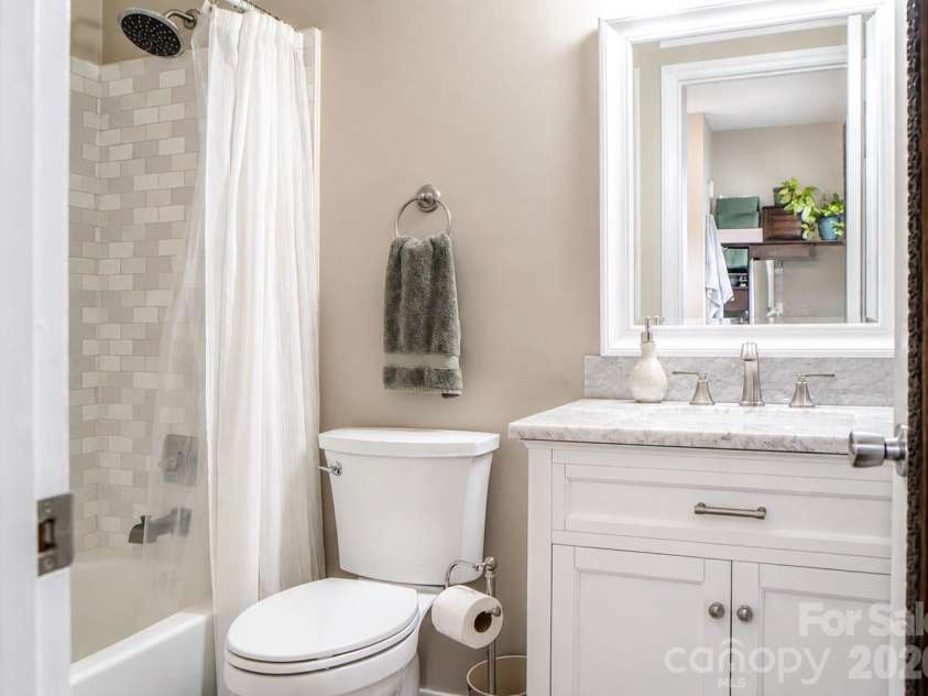 7928 Charter Oak Lane, Charlotte, NC 28226.  MLS# CAR4411036, YatesRealty ID 41386. 